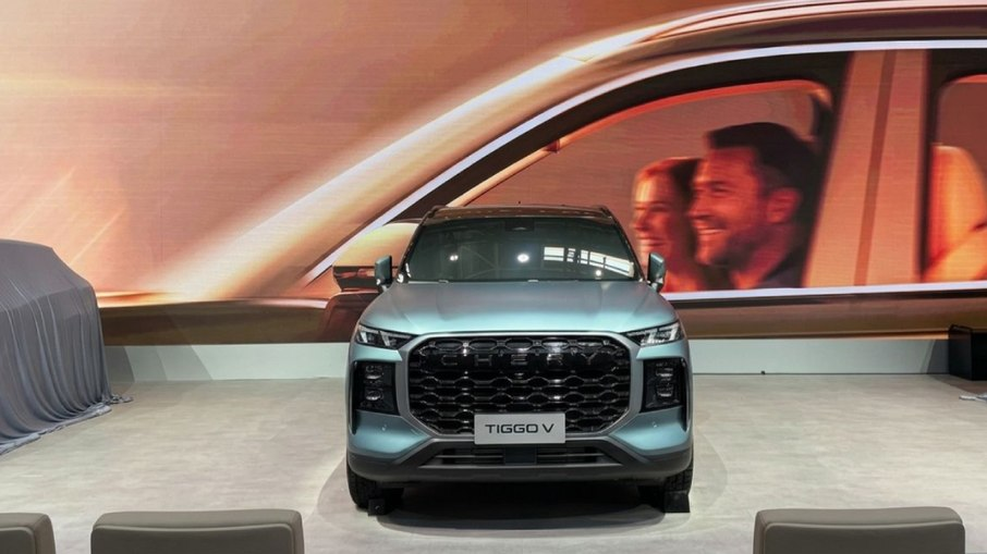 Chery apresenta Tiggo V como SUV de 7 lugares que vira picape