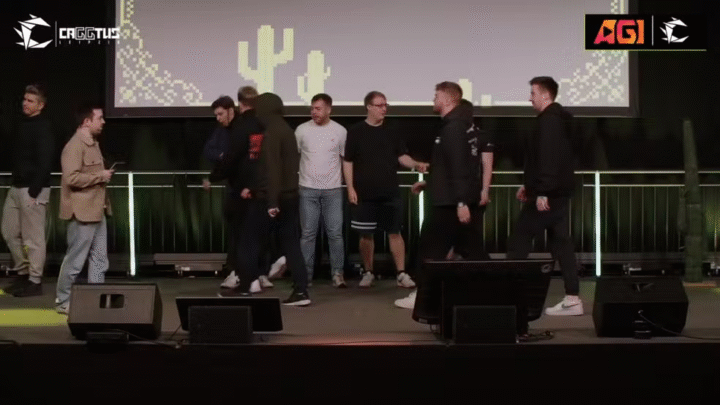 Jogador de Counter-Strike agride rival no palco e é banido por 10 anos