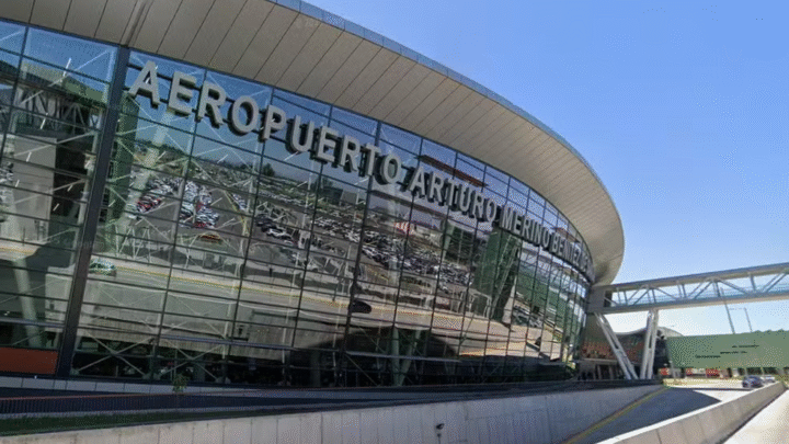 Avião que viria ao Brasil colide com outra aeronave no aeroporto de Santiago