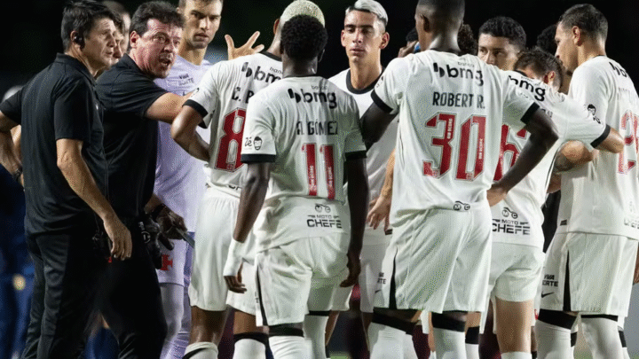 Vasco enfrenta Corinthians em reencontro com indicados de Diniz