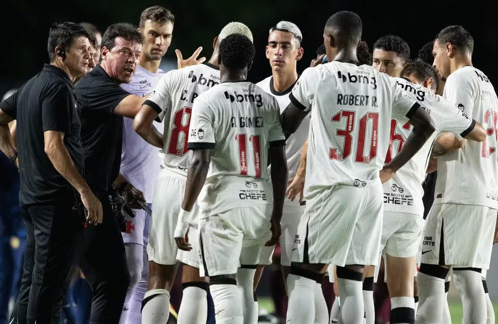 Vasco enfrenta Corinthians em reencontro com indicados de Diniz
