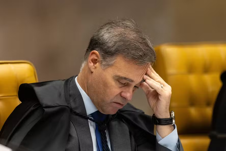 Susto! Avião com André Mendonça apresenta problemas antes de decolar