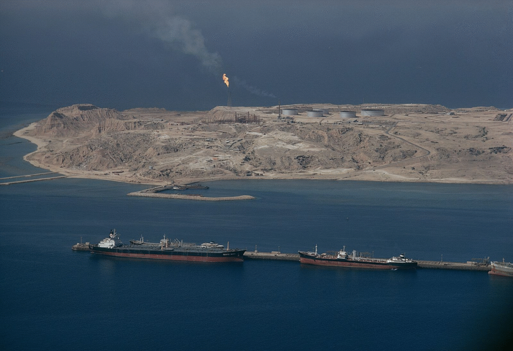 Presidente dos EUA, Donald Trump dá 48h para Irã abrir Estreito de Ormuz. Tensão sobe após queda de caças americanos nesta sexta (03).