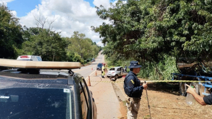 Tragédia na BR-262: Casal morre em colisão frontal entre carro e caminhão