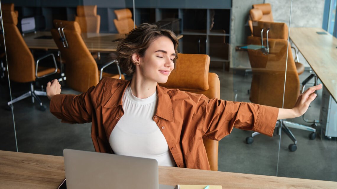 Cadeira ergonômica: por que investir melhora saúde e produtividade