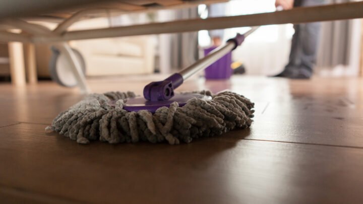 Casa limpa com menos esforço: veja qual mop combina com sua rotina