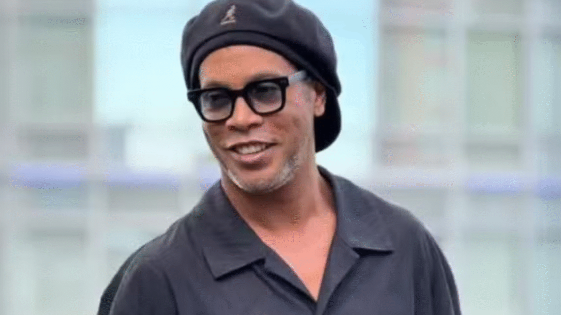 Ronaldinho avalia Neymar em entrevista sobre a Copa do Mundo