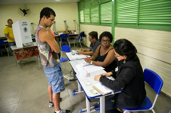 Saiba como se inscrever para ser mesário voluntário nas eleições de 2026. Confira os benefícios, requisitos e prazos da Justiça Eleitoral.