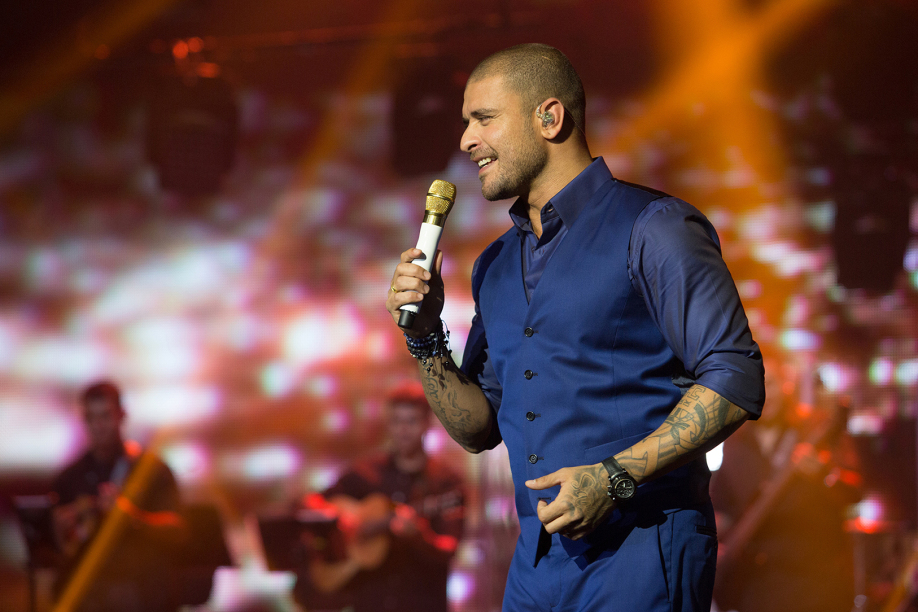 Diogo Nogueira é internado e suspende agenda de shows