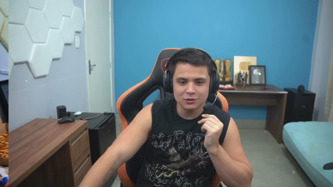 Paulinho o Loko off na Twitch: confira onde assistir a live desta terça (12)