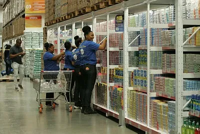 Escala 6×1: rede de supermercados anuncia fim da jornada e adoção do modelo 5×2