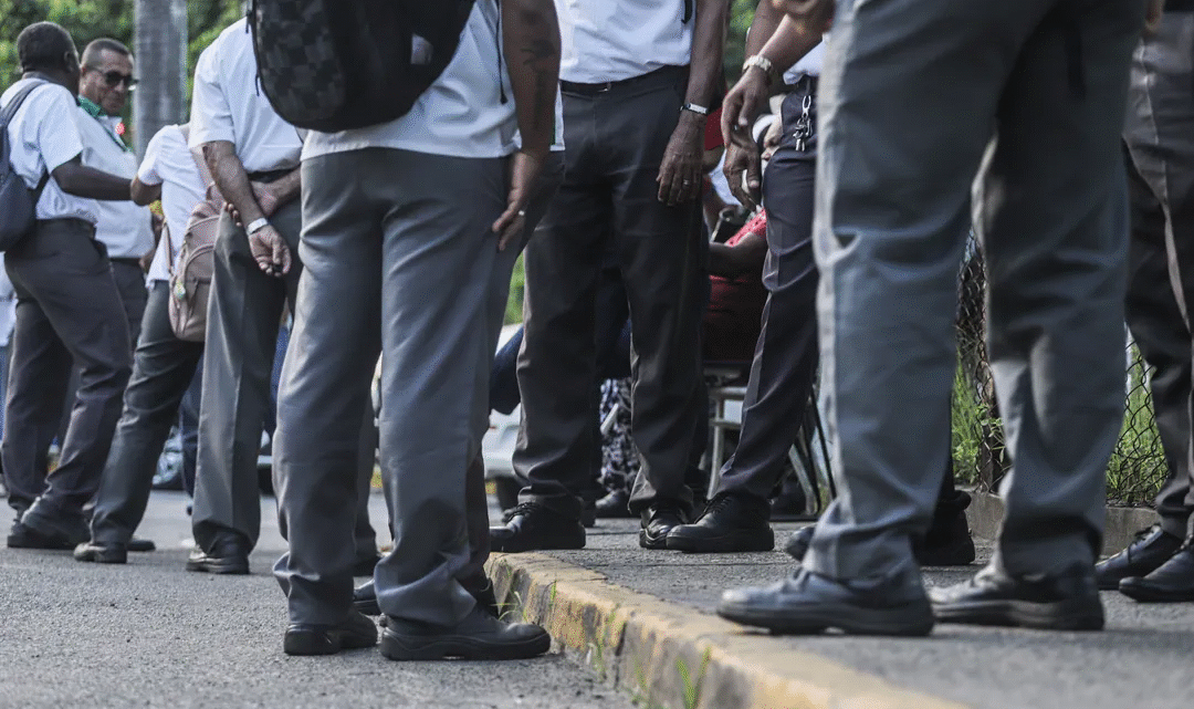 Greve de ônibus em Salvador? Rodoviários realizam assembleia decisiva nesta quinta