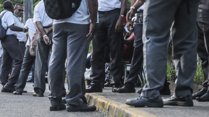 Greve de ônibus em Salvador? Rodoviários realizam assembleia decisiva nesta quinta