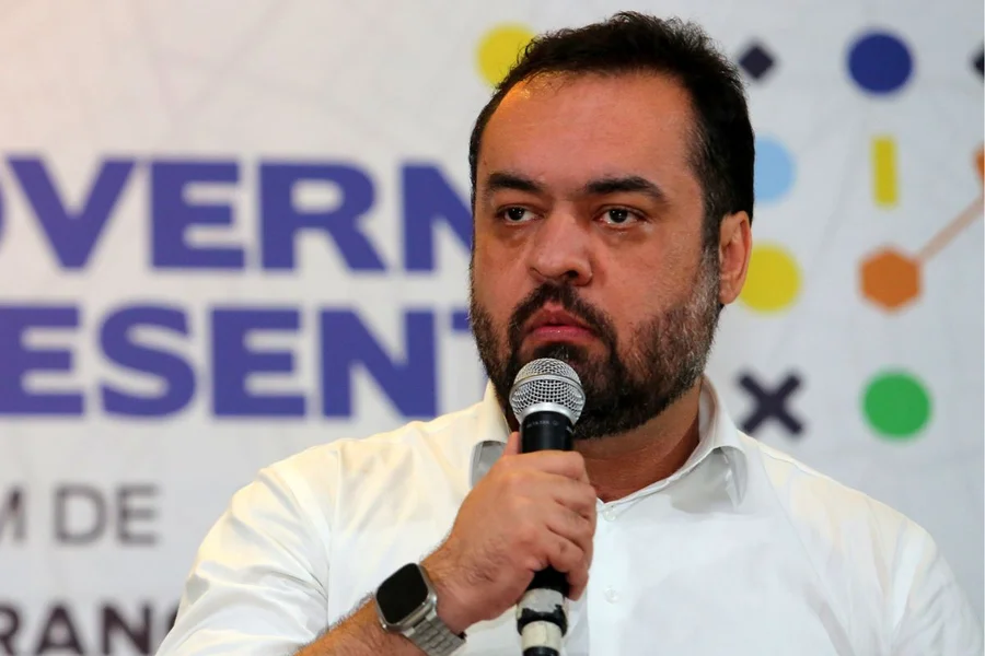 PF afirma que Cláudio Castro favoreceu atividades ilegais de refinaria