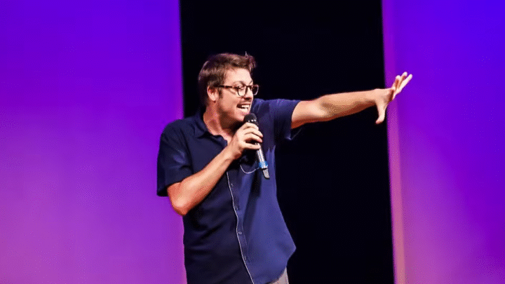 Acidente em teatro de SP deixa técnica e público feridos antes de show de Fábio Porchat