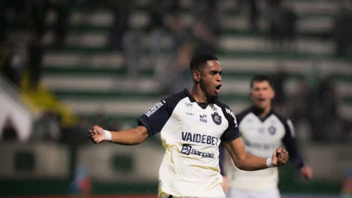 Atacante Jajá decide e garante novo triunfo do Remo no Brasileirão