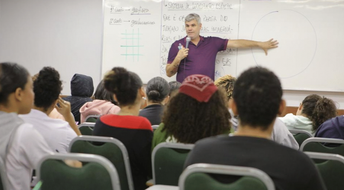Cursinho pré-Enem gratuito de Salvador abre inscrições e oferece mil vagas