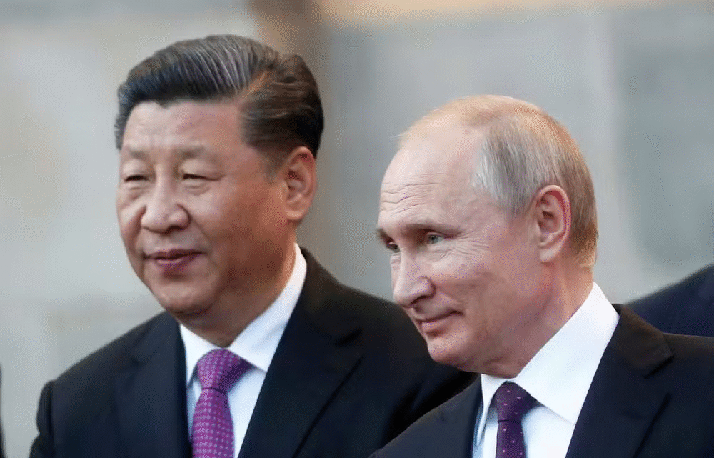 Vladimir Putin desembarca em Pequim para cúpula estratégica com Xi Jinping após giro de Trump Vladimir Putin desembarca em Pequim para cúpula estratégica com Xi Jinping após giro de Trump