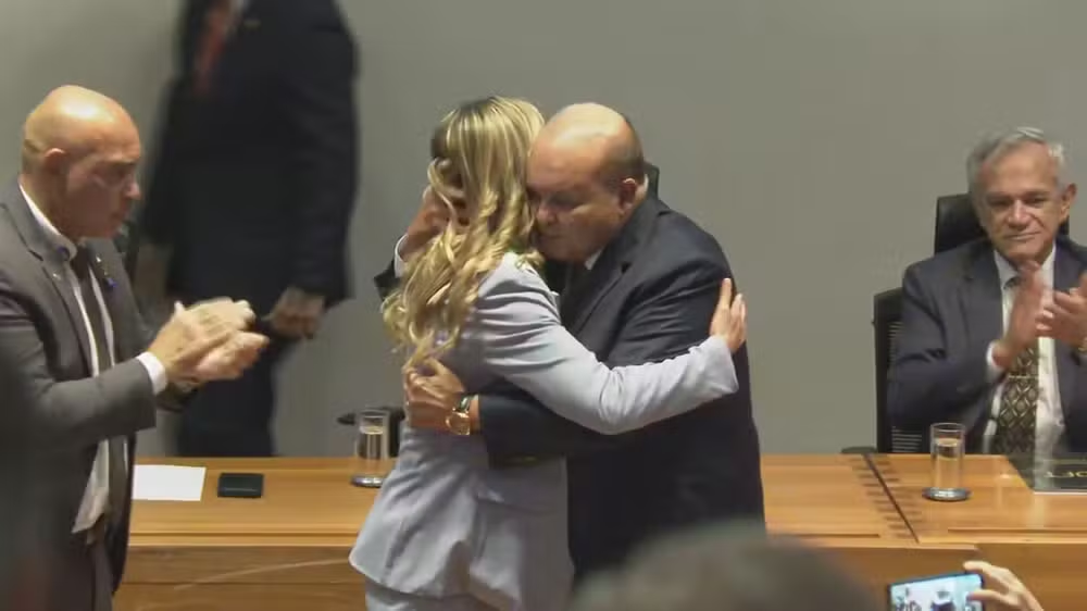 Ibaneis Rocha fala em ‘realinhamento’ e rompe com a governadora Celina Leão no DF
