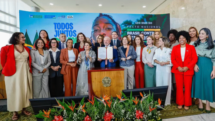 Lula sanciona leis que criam cadastro de condenados por violência doméstica