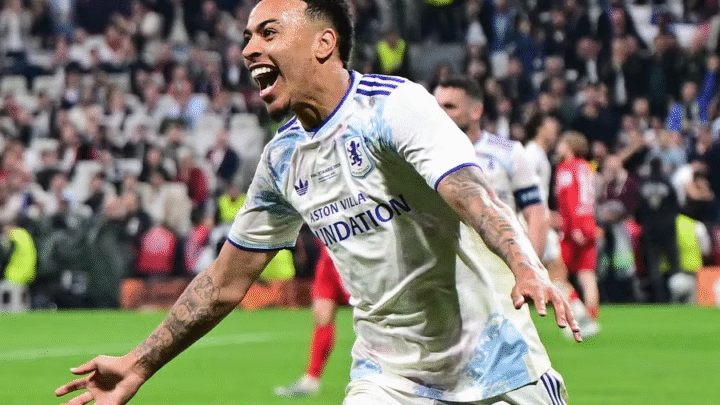 Aston Villa vence Freiburg por 3 a 0 e conquista a Europa League de forma inédita