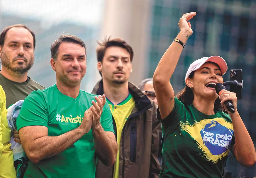 Vazamento de áudios do caso Master interrompe trégua familiar entre Flávio e Michelle Bolsonaro