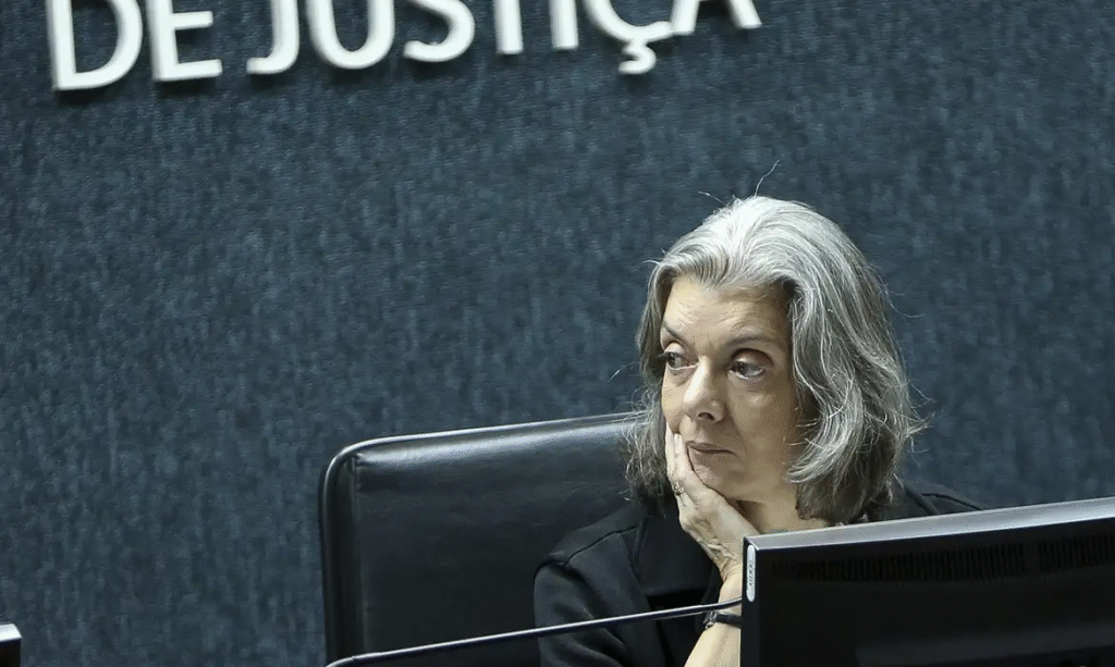 Cármen Lúcia vota no STF para derrubar a flexibilização da Lei da Ficha Limpa nesta sexta-feira (22). Julgamento virtual vai até dia 29. Veja.