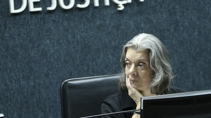 Cármen Lúcia manifesta voto contrário a mudanças nas regras de inelegibilidade de políticos