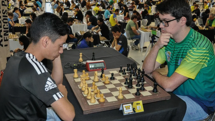Atletas de lençóis paulista brilham com seis troféus na Liga do Enxadrista
