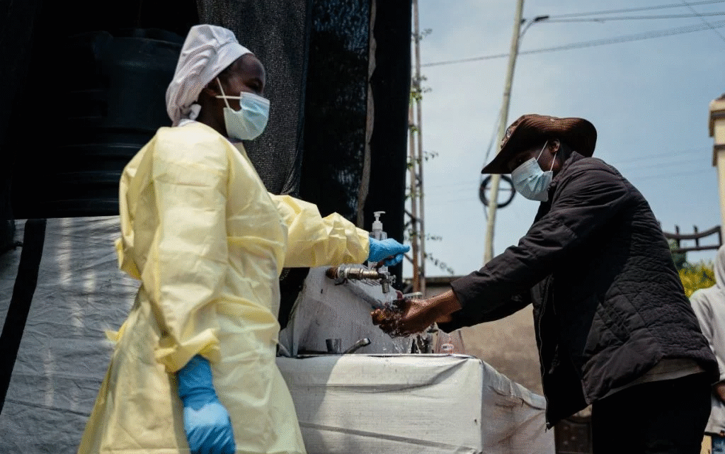 Novo surto de Ebola faz OMS elevar nível de alerta no Congo
