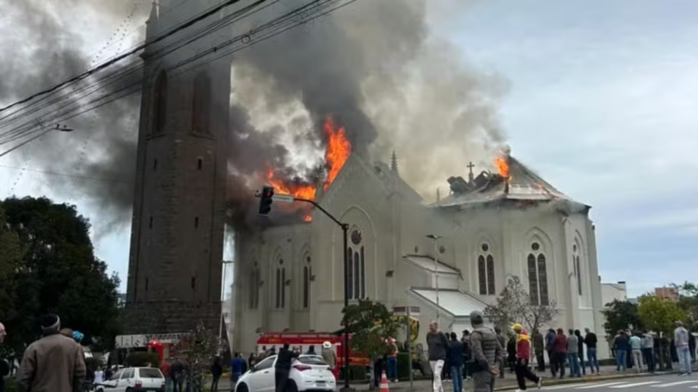 Incêndio atinge patrimônio histórico na Serra Gaúcha nesta segunda-feira Incêndio atinge patrimônio histórico na Serra Gaúcha nesta segunda-feira