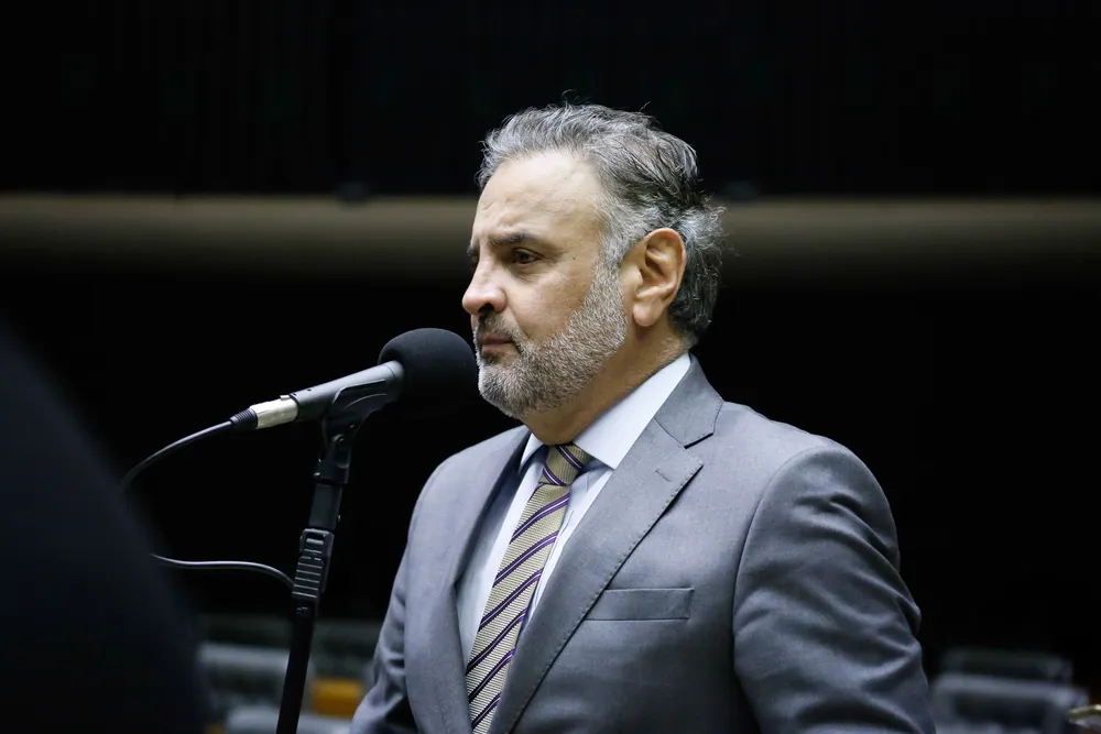 PSDB de São Paulo anuncia nesta segunda-feira (25) apoio à pré-candidatura de Aécio Neves à Presidência da República em 2026. Entenda os detalhes.