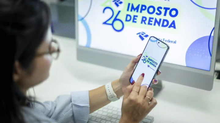 Fila da restituição do Imposto de Renda: entenda os critérios e quem recebe primeiro