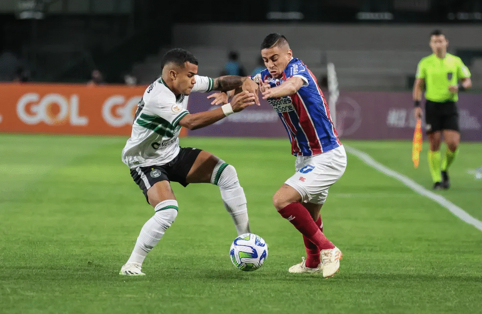 Coritiba x Bahia: onde assistir ao vivo, horário e escalações oficiais do confronto Coritiba x Bahia: onde assistir ao vivo, horário e escalações oficiais do confronto