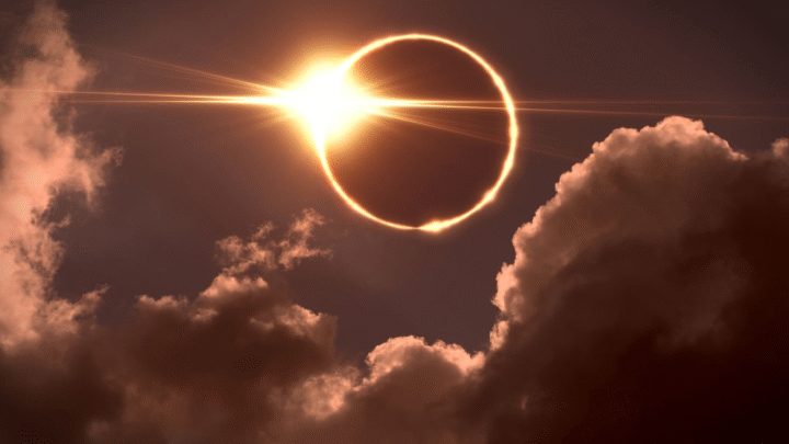 Saiba tudo sobre o Eclipse solar mais longo do século que fará o dia virar noite