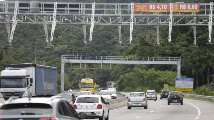Órgão federal anula centenas de milhares de infrações de trânsito em rodovia do Rio