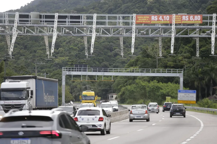 Órgão federal anula centenas de milhares de infrações de trânsito em rodovia do Rio