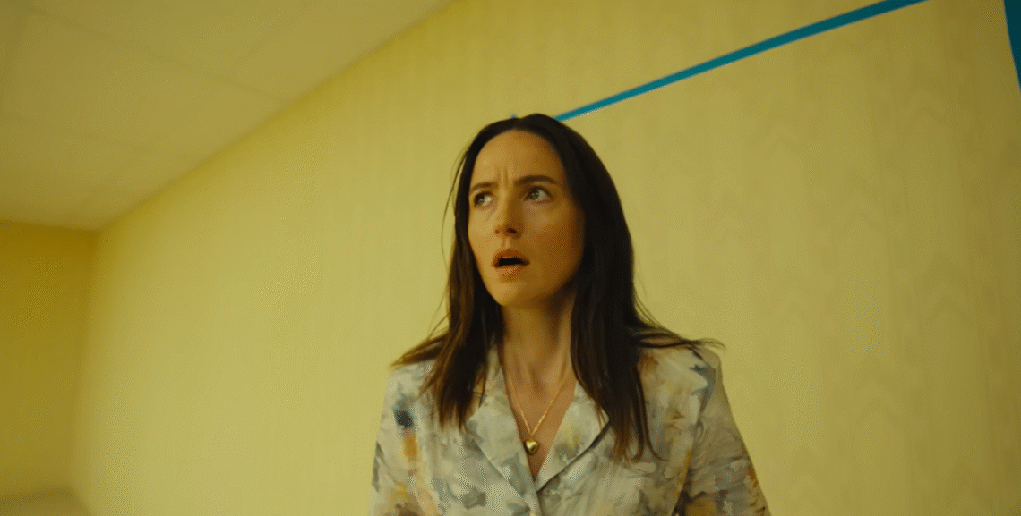 Backrooms filmes: entenda o conceito de horror liminar por trás do lançamento do ano