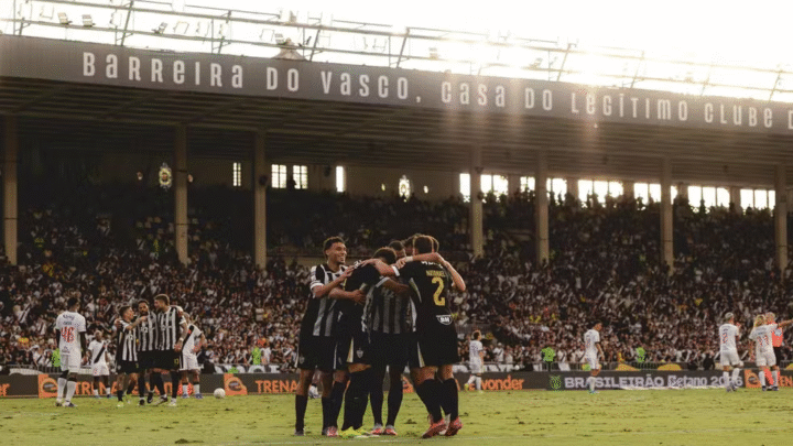 Atlético-MG vence o Vasco e afunda cruzmaltino no Z4