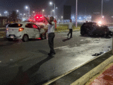 Dois veículos se envolvem em grave acidente na noite desta quarta (6) na orla da Boca do Rio - Foto: Boca do Rio Magazine