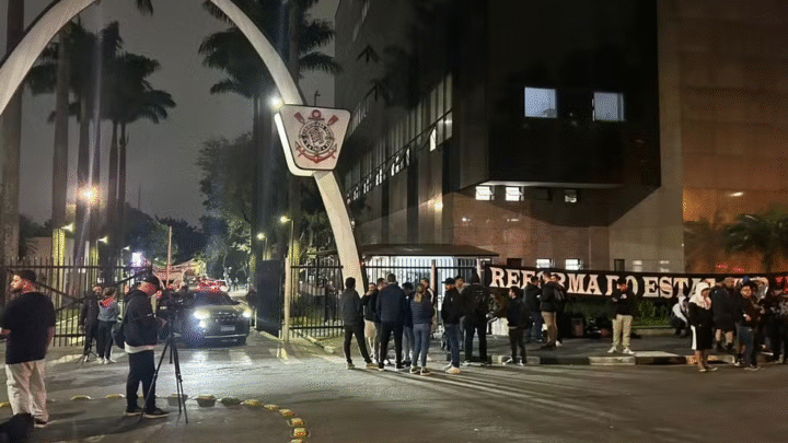 Coordenadores do comitê de reestruturação do Corinthians deixam cargos