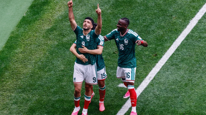 Raúl Jiménez supera grave fratura no crânio e marca gol na abertura da Copa do Mundo de 2026 pelo México contra a África do Sul.