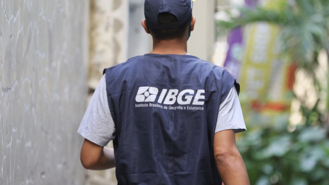IBGE abre concurso para nível médio com mais de 8 mil vagas e salários de até R$ 4 mil