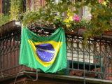 Bandeira do Brasil na janela do apartamento dá multa? Saiba o que diz a lei - Foto: PxHere/Creative Commons