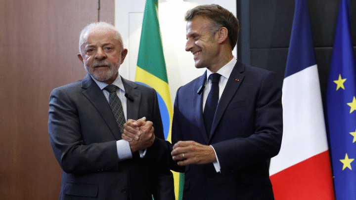 Lula inicia compromissos na cúpula internacional e debate soberania tecnológica com Macron