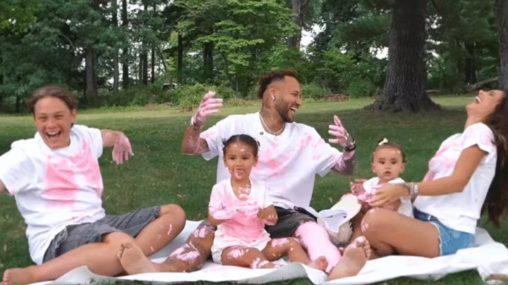 Bruna Biancardi e Neymar anunciam gravidez de mais uma menina em chá revelação nos EUA