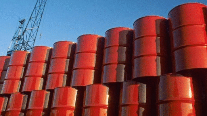 Preço do petróleo Brent desaba mais de 4% e registra menor valor desde março após anúncio de acordo entre EUA e Irã