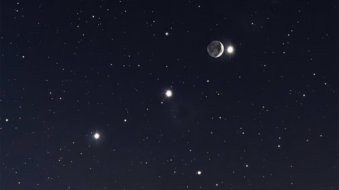 Conjunção celeste rara reúne a Lua e três planetas no céu nesta quarta (17) Conjunção celeste rara reúne a Lua e três planetas no céu nesta quarta (17)