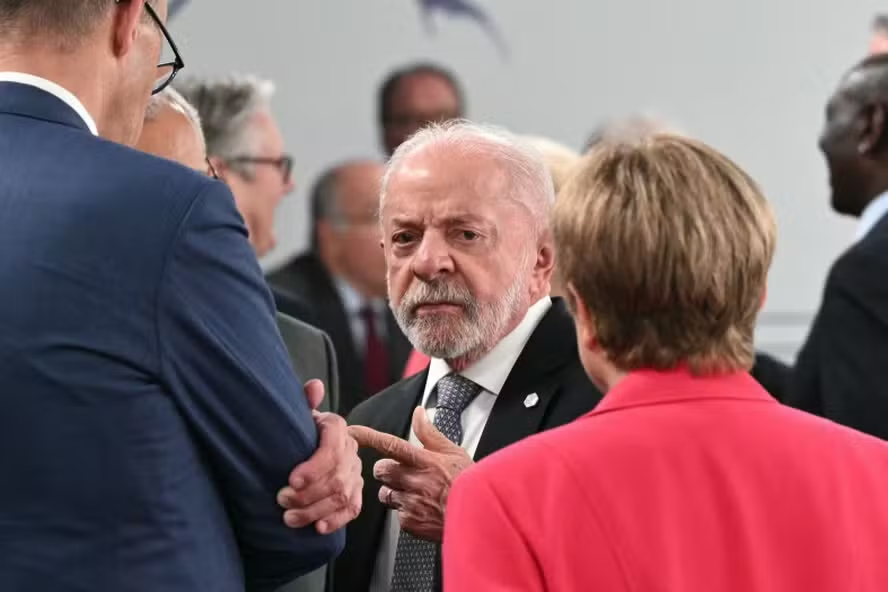 “Não se meta nas eleições do Brasil”, dispara Lula em resposta direta a Donald Trump no G7 “Não se meta nas eleições do Brasil”, dispara Lula em resposta direta a Donald Trump no G7