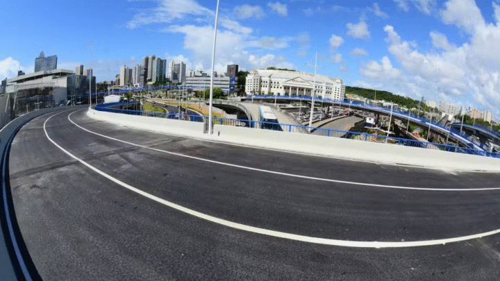 Mesmo após entrega de mega viaduto, trânsito segue caótico e Transalvador avalia túnel